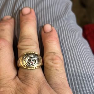 14 karat gold Masons ring in great shape very heavy